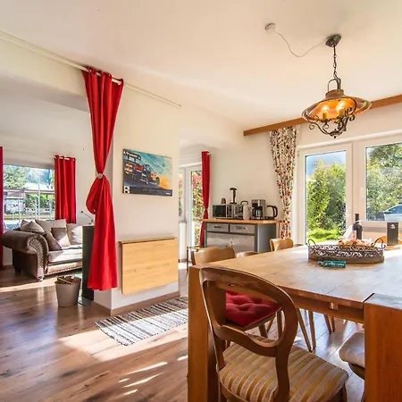 Regenbogenhaus Holiday home *