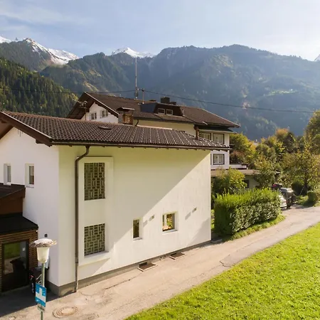 Regenbogenhaus Holiday home *