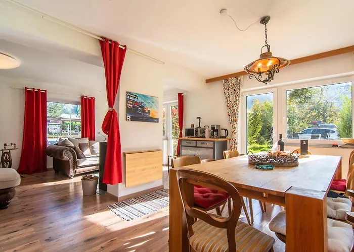 Regenbogenhaus Майрхофен