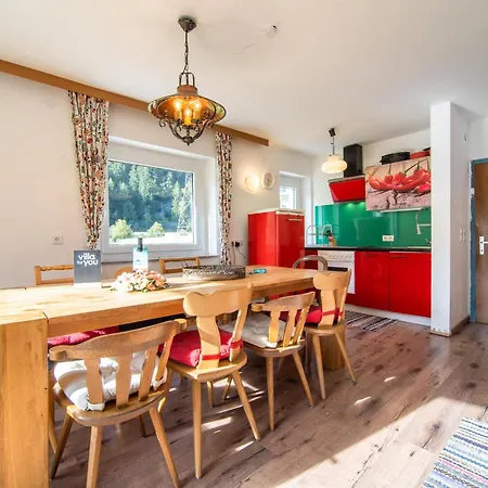 Regenbogenhaus Feriehus Mayrhofen